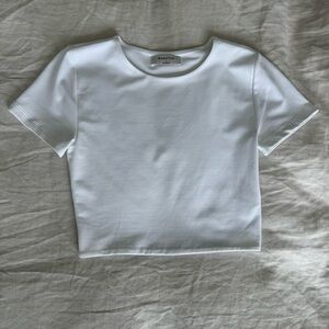 aritzia babaton contour crew cropped tshirt